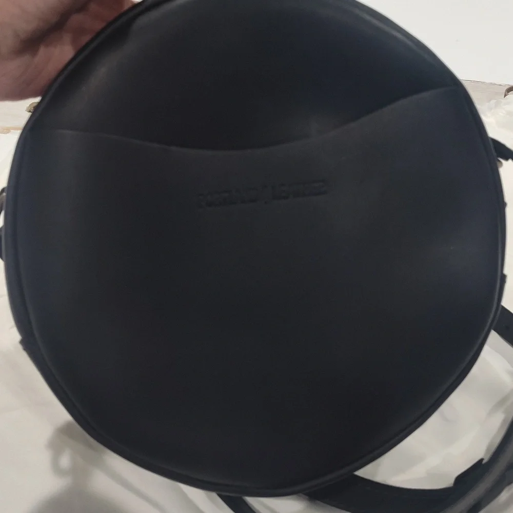 Portland Leather Large Circle Crossbody Bag In Black - Picture 7 of 11